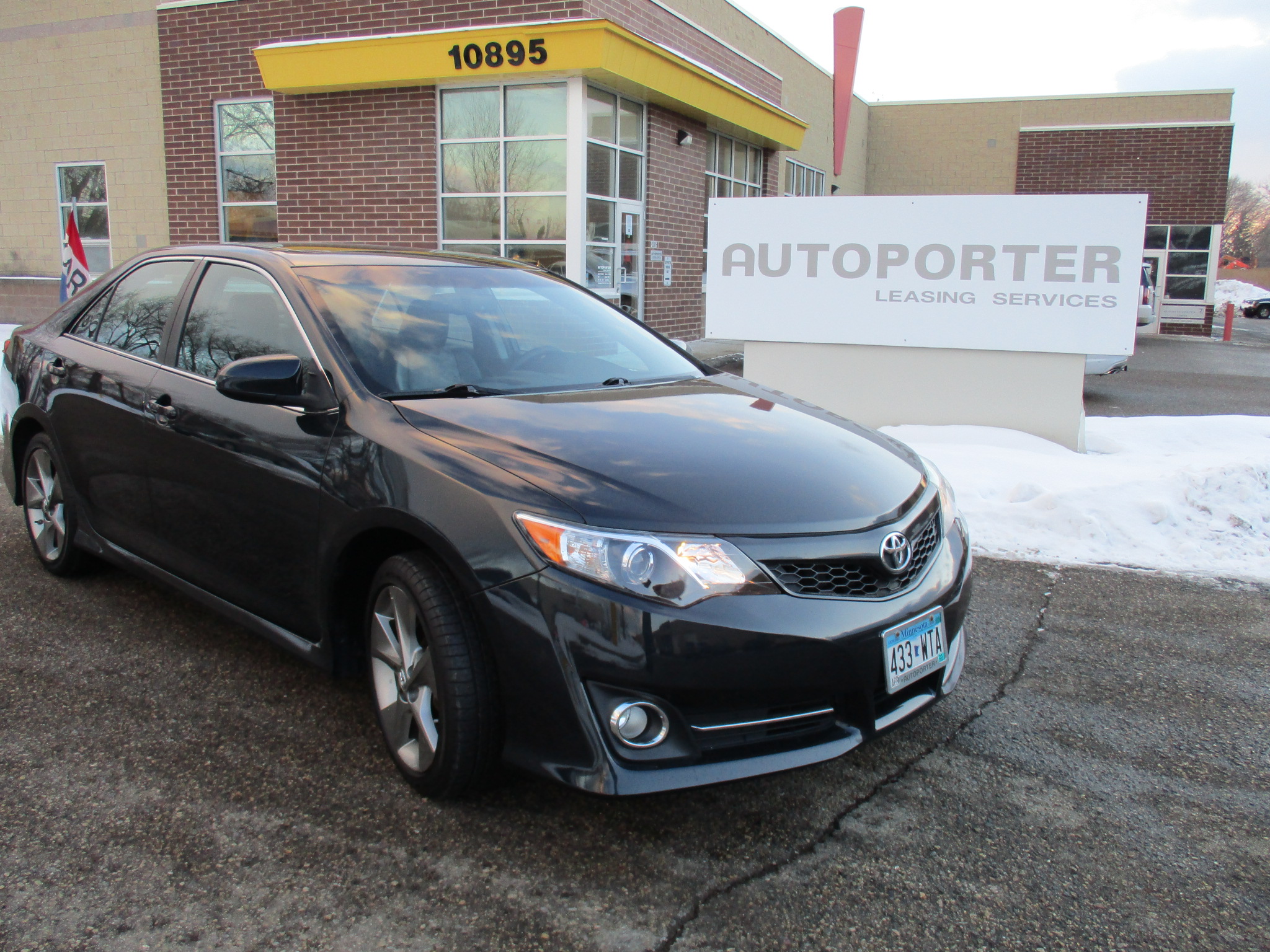 Click for price on this 2014 TOYOTA CAMRY SE V6